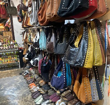 RED BERRIES Leather Store