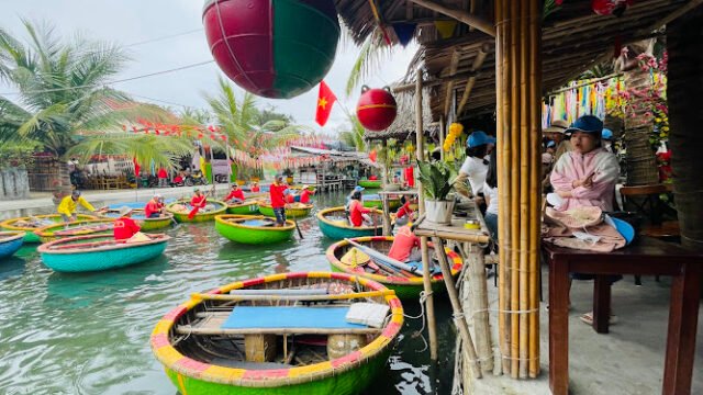 SUN COCONUT BASKET BOAT . RESTAURANT and COFFEE