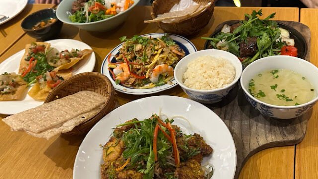 Vy's Market Restaurant