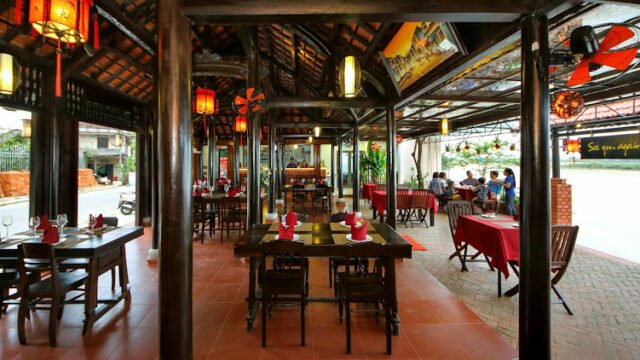 Song thanh Riverside Restaurant
