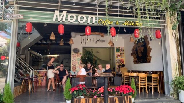 Moon Cafe & Restaurant