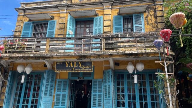 Yaly Couture Signature