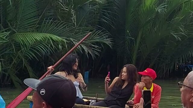 Bicoconut Basket Boat