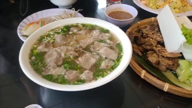 Pho Xua riverside