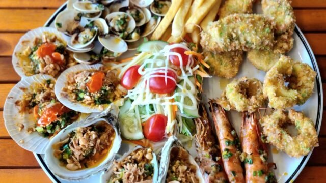 LUCKY RESTAURANT & BAR