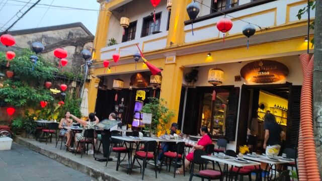 Cargo Club Cafe & Restaurant